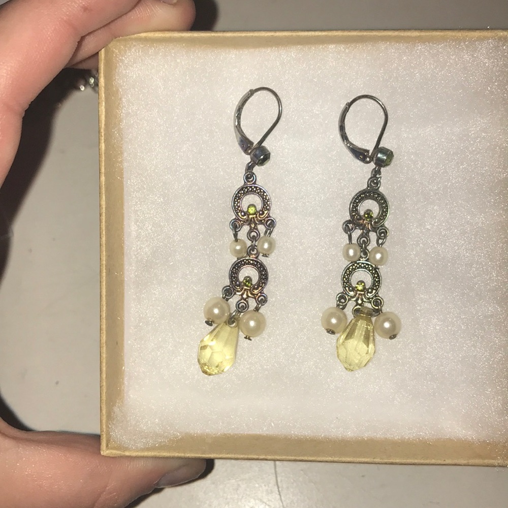 Beautiful gold chandelier earrings